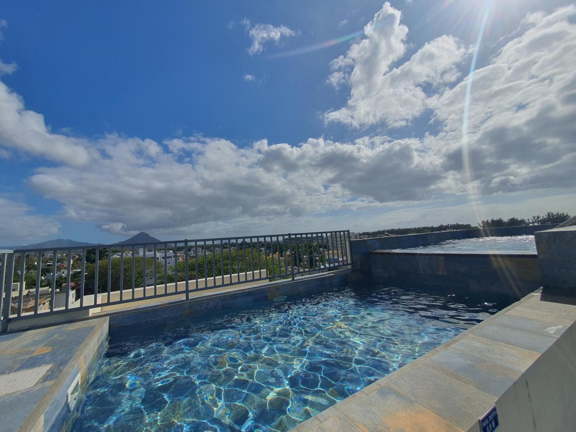 Luxury Retreat At Aqua Breeze Apartment, Flic En Flac ภายนอก รูปภาพ